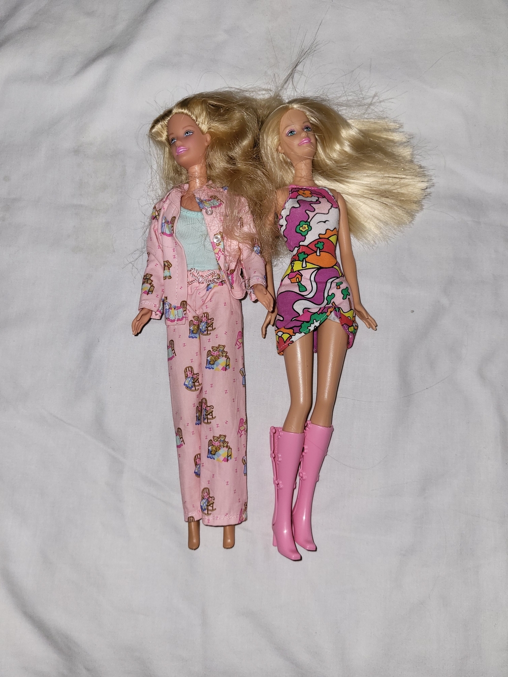 2 Barbies